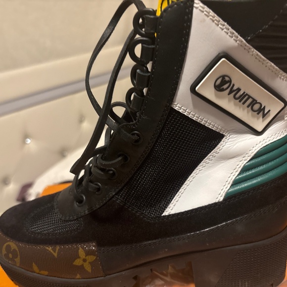 Louis Vuitton boots - Picture 1 of 3